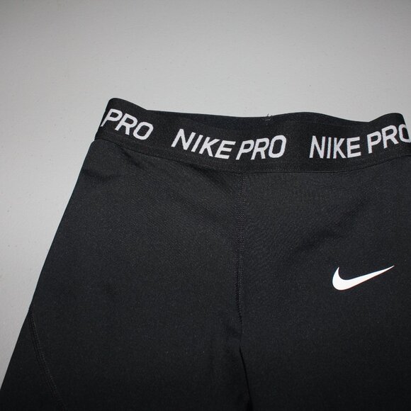 Black Nike Pro Capris Size Medium - Picture 2 of 5